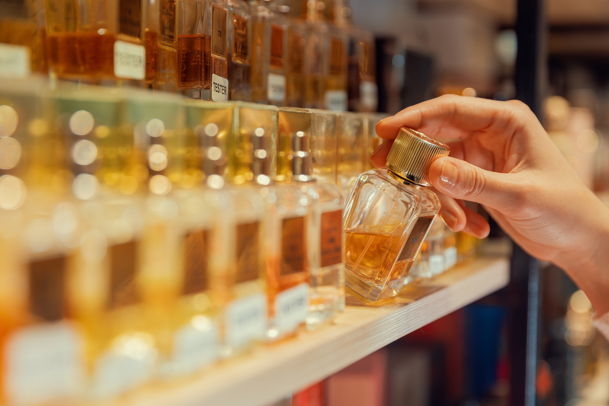 Cosmétiques et parfums en boutique